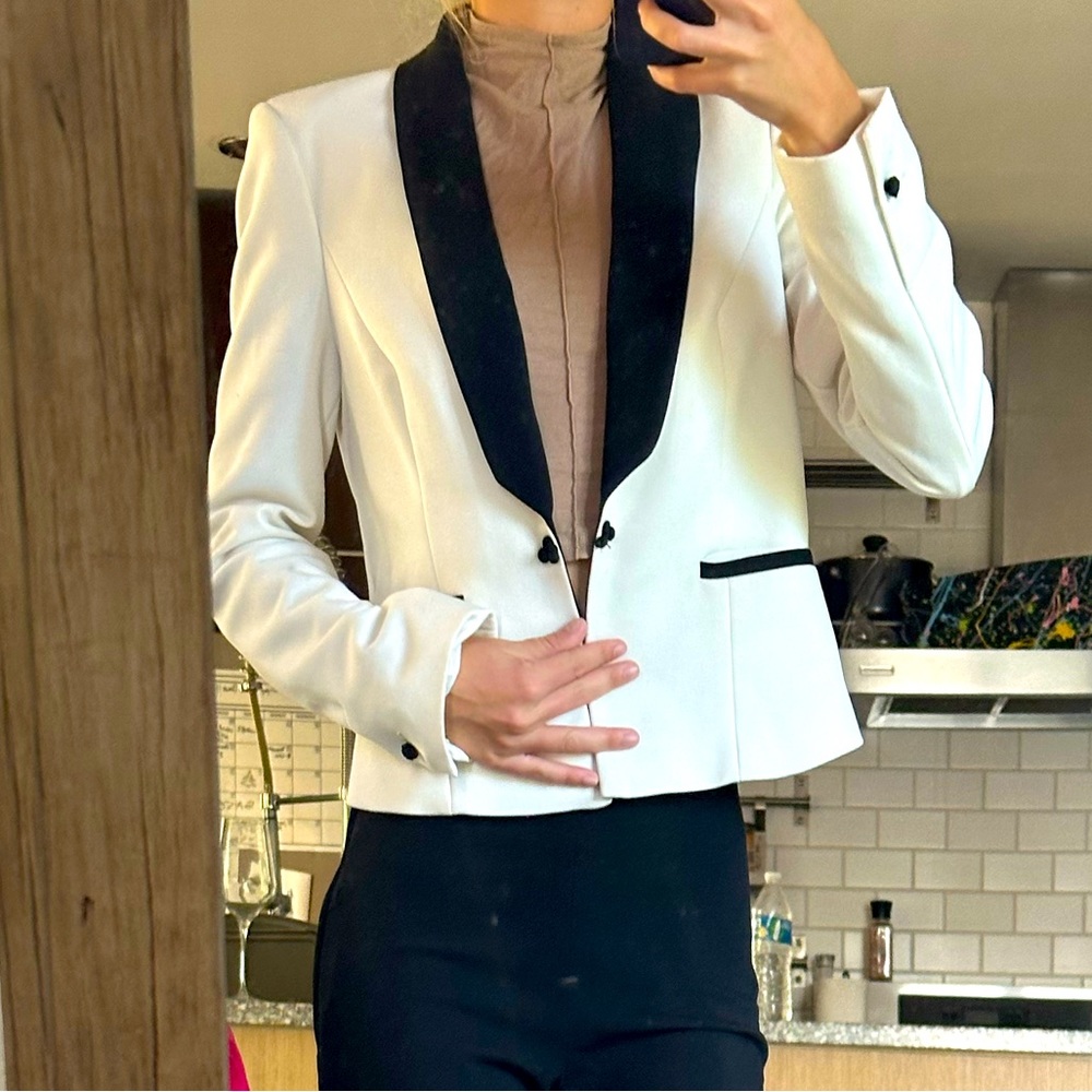 Zara Blazer in White and Black Collar with Fashion Button Closure